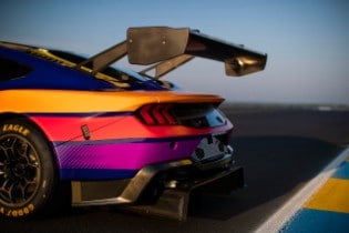 Ford Formally Unveils Mustang GT3 at Le Mans as Classic C... Ford Formally Unveils Mustang GT3 at Le Mans as Classic C...